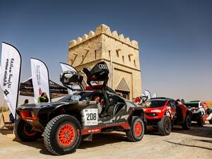 أول لقب في الصحراء: سيارة RS Q e-tron تفوز في رالي أبوظبي الصحراوي