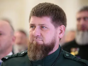 قادريوف متواجد في مطار غوستوميل