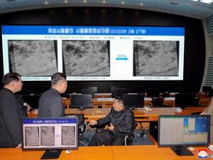 الزعيم الكوري الشمالي يتفقّد المركز الفضائي ببيونغ يانغ