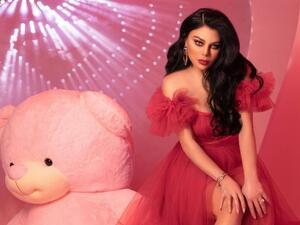 في عيد ميلادها الـ46: إطلالات جريئة للفنانة هيفاء وهبي