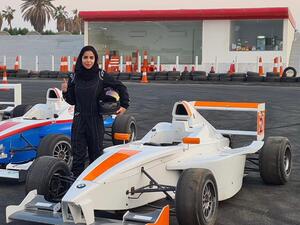 وأكد العديد من قادة الفرق المتسابقة من جانبهم لوسائل الإعلام الحاضرة في المكان "سنواصل السباق".