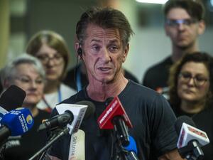 American actor Sean Penn speaks during a press conference on the agreeement of co-operation between the City of Rzeszow and the CORE foundation, on March 25, 2022 in Rzeszow, Poland, some 80 km from the Ukrainian-Polish border. (Photo by Angelos Tzortzinis / AFP) American actor Sean Penn