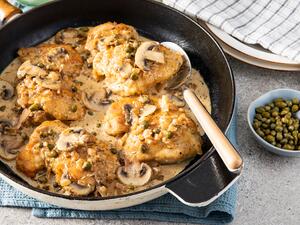 طاجن الدجاج بالفطر والهليون