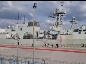 سفينة الناتو في اليونان
