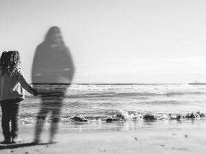 ما تفسير التحدث إلى والدتك الراحلة في الحلم؟