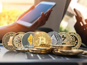 أسعار العملات الرقمية: البيتكوين مستقر على 38 ألف دولار