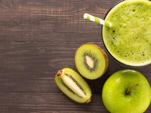 سموذي الكيوي والتفاح‎‎ مشروب مناسب للسحور