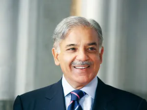 شهباز شريف يقدم اوراق ترشحه