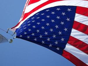 العالم رهينة لاميركيا