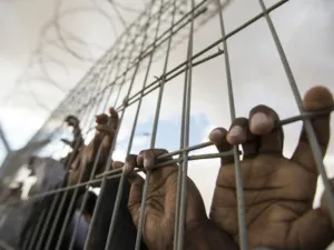 وصل عدد الأسرى الذين يقضون أحكاما بالسجن المؤبد إلى 549 أسيرا