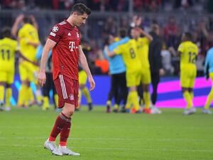 Bayern Munich's Polish forward Robert Lewandowski reacts after the UEFA Champions League quarter-final, second leg football match FC Bayern Munich v FC Villarreal in Munich, southern Germany on April 12, 2022. (Photo by Jose Jordan / AFP) Bayern Munich's Polish forward Robert Lewandowski reacts after the UEFA Champions League quarter-final, second leg football match FC Bayern Munich v FC Villarreal in Munich, southern Germany on April 12, 2022. (Photo by Jose Jordan / AFP)