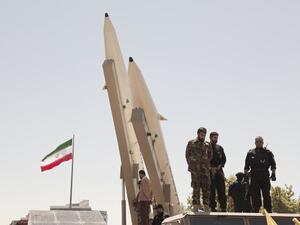 الرئيس الإيراني يحذر أعداء ايران 