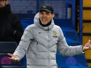 Chelsea's German head coach Thomas Tuchel reacts during the UEFA Champions League Quarter-final first leg football match between Chelsea and Real Madrid at Stamford Bridge stadium in London, on April 6, 2022. (Photo by Adrian DENNIS / AFP)