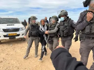 الاحتلال الإسرائيلي يعتقل 10 فلسطينيين بالضفة الغربية