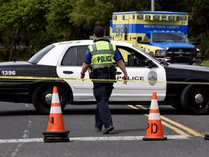 والد منفذ هجوم تكساس يعتذر عن تصرفات ابنه