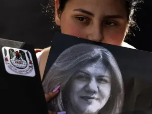 الصحافية الفلسطينية مراسلة قناة الجزيرة القطرية شيرين أبو عاقلة