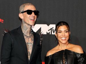 كورتني كارداشيان وترافيس باركر