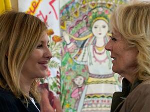 Olena Zelenska (L) with Jill Biden