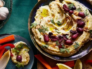 طبق سكورداليا من المطبخ اليوناني