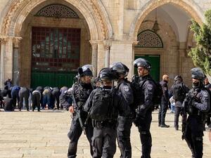 جنود الاحتلال الاسرائيلي في باحات المسجد الأقصى