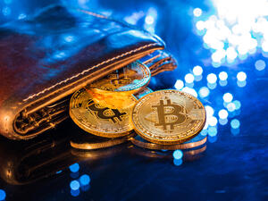 أسعار العملات الرقمية: البيتكوين يرتفع إلى 30 ألف دولار