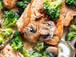 دجاج محشو بالفطر والبروكلي والجبن