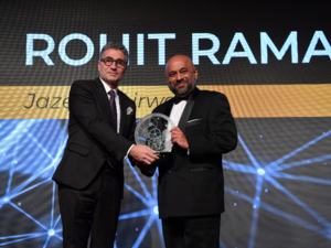 Jazeera Airways CEO receives Top CEO Award for outstanding performance in 2021