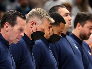 Head coach Steve Kerr of the Golden State Warriors stands for a moment of silence for the victims of the mass shooting at Robb Elementary School in Uvalde, TX prior to in Game Four of the 2022 NBA Playoffs Western Conference Finals against the Dallas Mavericks at American Airlines Center on May 24, 2022 in Dallas, Texas. (Photo by TOM PENNINGTON / GETTY IMAGES NORTH AMERICA / Getty Images via AFP) Head coach Steve Kerr of the Golden State Warriors stands for a moment of silence for the victims of the mass shooting at Robb Elementary School in Uvalde, TX prior to in Game Four of the 2022 NBA Playoffs Western Conference Finals against the Dallas Mavericks at American Airlines Center on May 24, 2022 in Dallas, Texas. (Photo by TOM PENNINGTON / GETTY IMAGES NORTH AMERICA / Getty Images via AFP)