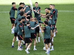 Liverpool's players take part in a training session at the Stade de France stadium in Saint-Denis, Paris on May 27, 2022, on the eve of their UEFA Champions League final football match against Real Madrid. (Photo by JAVIER SORIANO / AFP) Liverpool's players take part in a training session at the Stade de France stadium in Saint-Denis, Paris on May 27, 2022, on the eve of their UEFA Champions League final football match against Real Madrid. (Photo by JAVIER SORIANO / AFP)