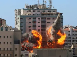 انهيار برج الجلاء