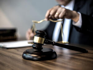 Woman says she has 'no memory' of stabbing boyfriend in the heart