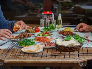 6 أطعمة صديقة للكبد لتناولها