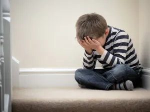 تشخيص وعلاج القلق والاكتئاب لدى الأطفال 