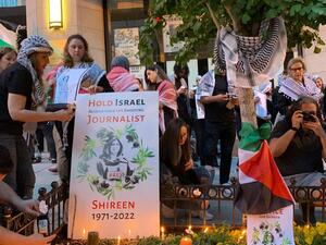 وقفة اضاءة شموع امام نادي الصحافة الوطني الأميركي للمطالبة بالعدالة للشهيدة شيرين ابو عاقلة