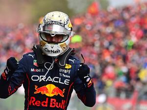 Red Bull Racing's Dutch driver Max Verstappen celebrates victory after the Emilia Romagna Formula One Grand Prix at the Autodromo Internazionale Enzo e Dino Ferrari race track in Imola, Italy, on April 24, 2022. (Photo by ANDREJ ISAKOVIC / AFP) Red Bull Racing's Dutch driver Max Verstappen celebrates victory after the Emilia Romagna Formula One Grand Prix at the Autodromo Internazionale Enzo e Dino Ferrari race track in Imola, Italy, on April 24, 2022. (Photo by ANDREJ ISAKOVIC / AFP)