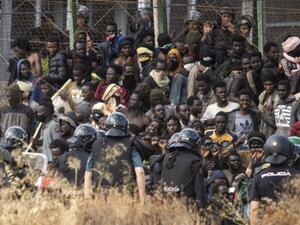 ارتفاع حصيلة قتلى المهاجرين باقتحام مليلية إلى 23