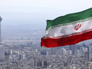 الشعار المُلهي المضلل هو خدعة يتنباها النظام الحاكم!