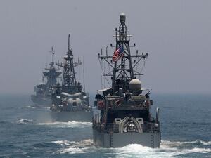 زوارق الحرس الثوري الإيراني تتحرش بسفن أمريكية