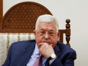 وحاولت مصر والأردن وفلسطين، إطلاق عملية سياسية بدأت عمليا بتنسيق مشترك قبل وصول إدارة الرئيس الأمريكي الحالي جو بايدن
