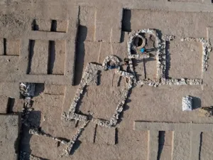 الكشف عن مسجد عمره 1200 عام بالنقب الفلسطيني