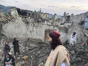 strong earthquake 