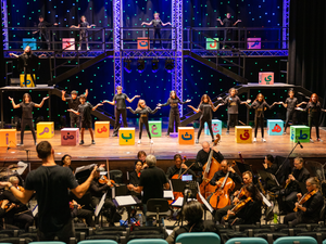QF Students Prepare to Give Their Musical Showcase Its Stage Debut