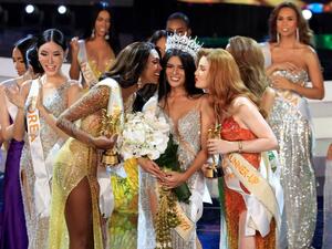 الفلبينية "فوشيا آن رافينا" تتوج بلقب ملكة جمال العابرات جنسيًا لعام 2022