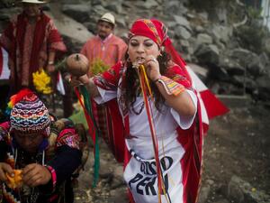 البيرو تمارس السحر على أستراليا