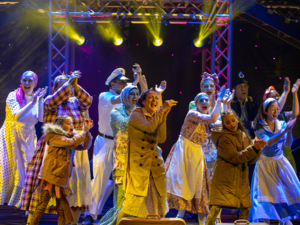 QF Students Give Showtime! Audience A Night To Remember