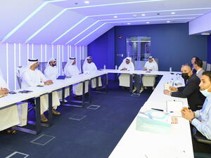 جامعة الإمارات تبحث التعاون العلمي والبحثي مع كلية الشرطة بأبوظبي