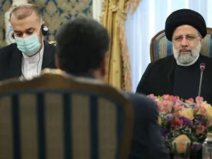إيران ليست مكانا للديكتاتورية، والشعب الإيراني يريد حكومة وطنية وشعبية