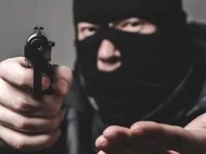 سلب محل صرافة في عمان بسلاح بلاستيكي