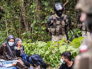 لاجئون على حدود بولندا