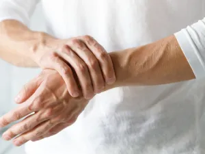 هل يمكن أن تؤثر الحساسية على التهاب المفاصل ؟